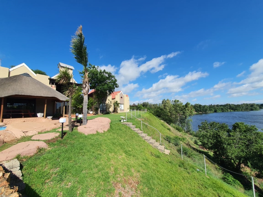 Commercial Property for Sale in Lindequesdrif North West